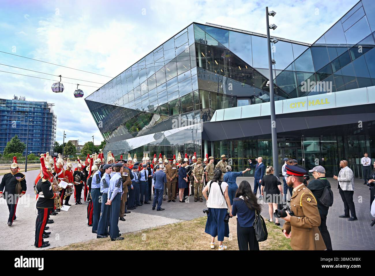 LONDON, UK. 26th June, 2025. The Mayor of London, Sadiq Khan, join the Chair of the London Assembly, Len Duvall OBE AM, members of the Armed Forces, London Assembly Members and the City Hall branch of the British Legion to pay tribute to the UK's servicemen and women ahead of National Armed Forces Day on Saturday 28th June at the City Hall, London, UK. (Photo by 李世惠/See Li/Picture Capital) Credit: See Li/Picture Capital/Alamy Live News Stock Photo