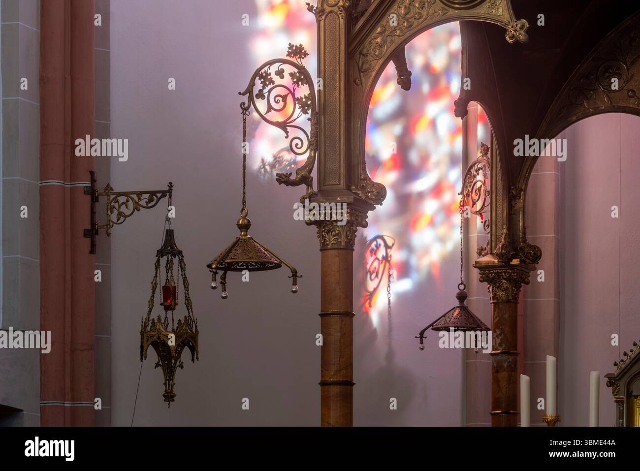 Kirchen im Rhein-Kreis-Neuss, Grevenbroich-Gustorf, St. Mariä ...