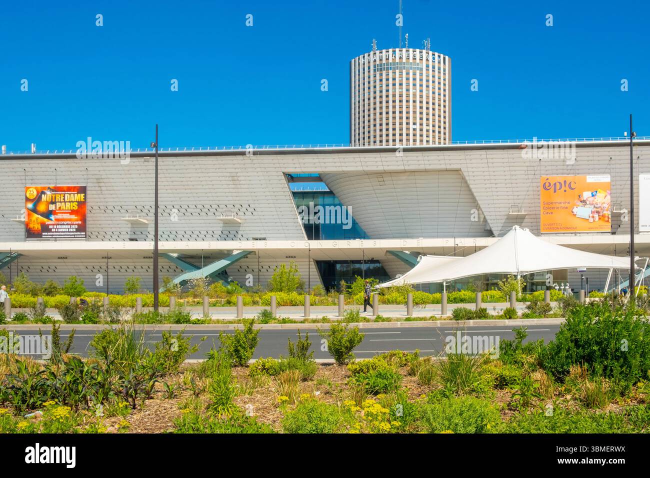 france-paris-la-porte-maillot-renovated-in-2025-the-palais-des