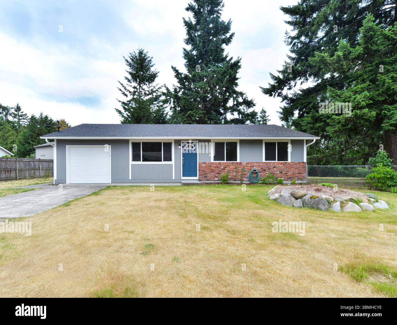 Entry exterior hi-res stock photography and images - Alamy