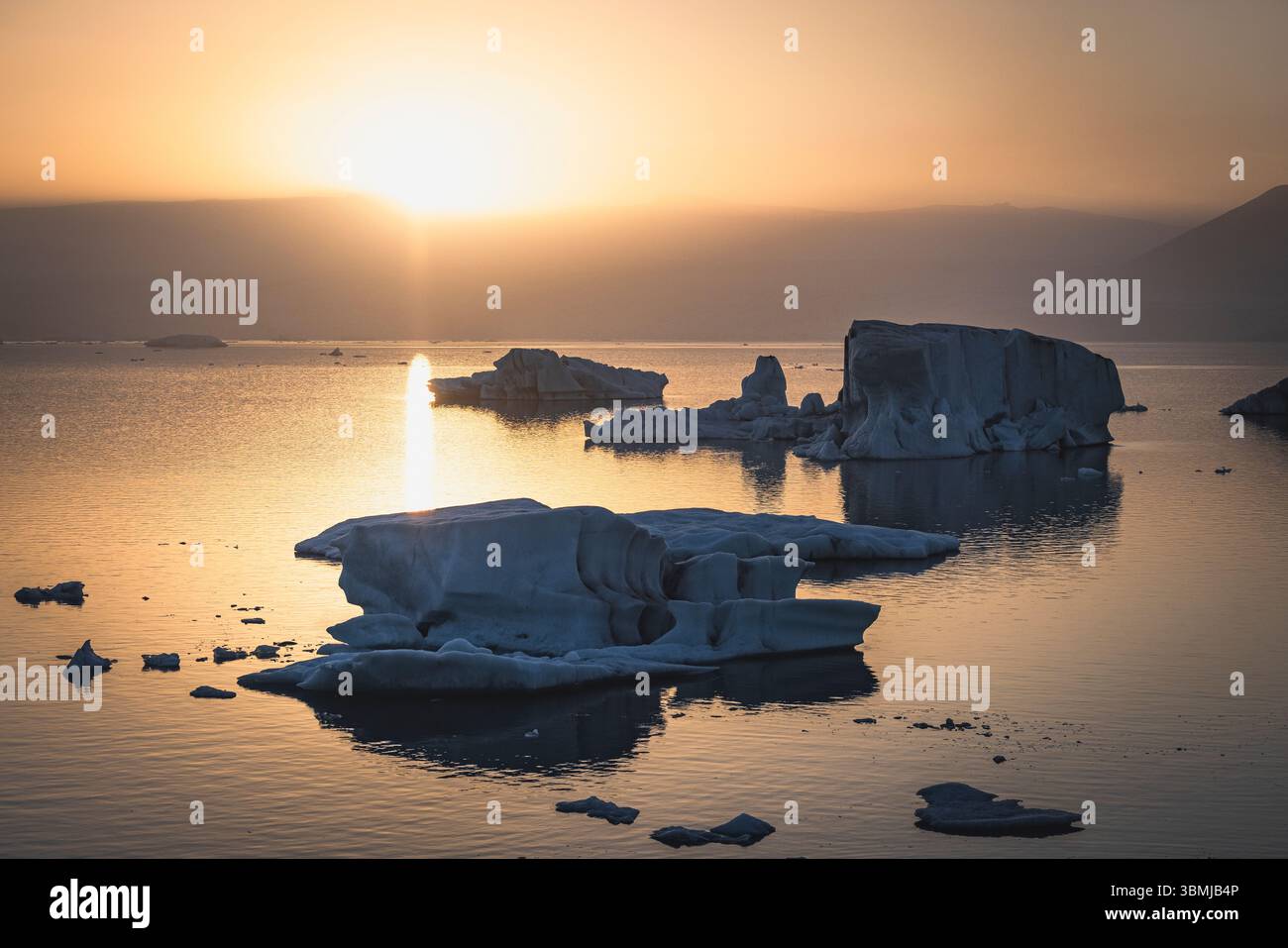 Floating ice formation hi-res stock photography and images - Alamy