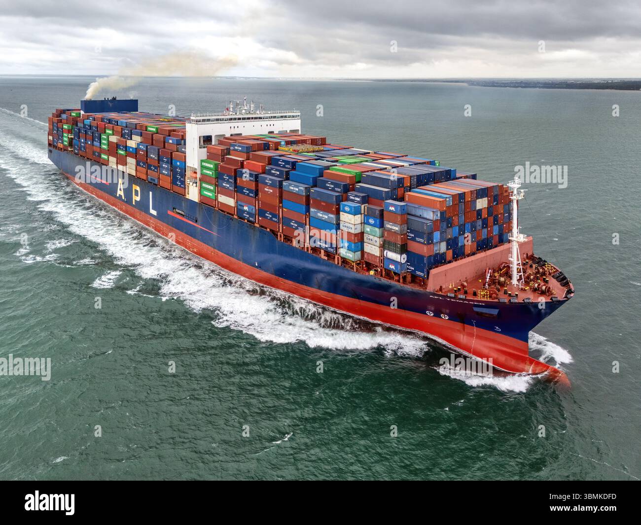 APL Temasek, an Ultra-Large Container Carrier operated by CMA CGM Stock ...