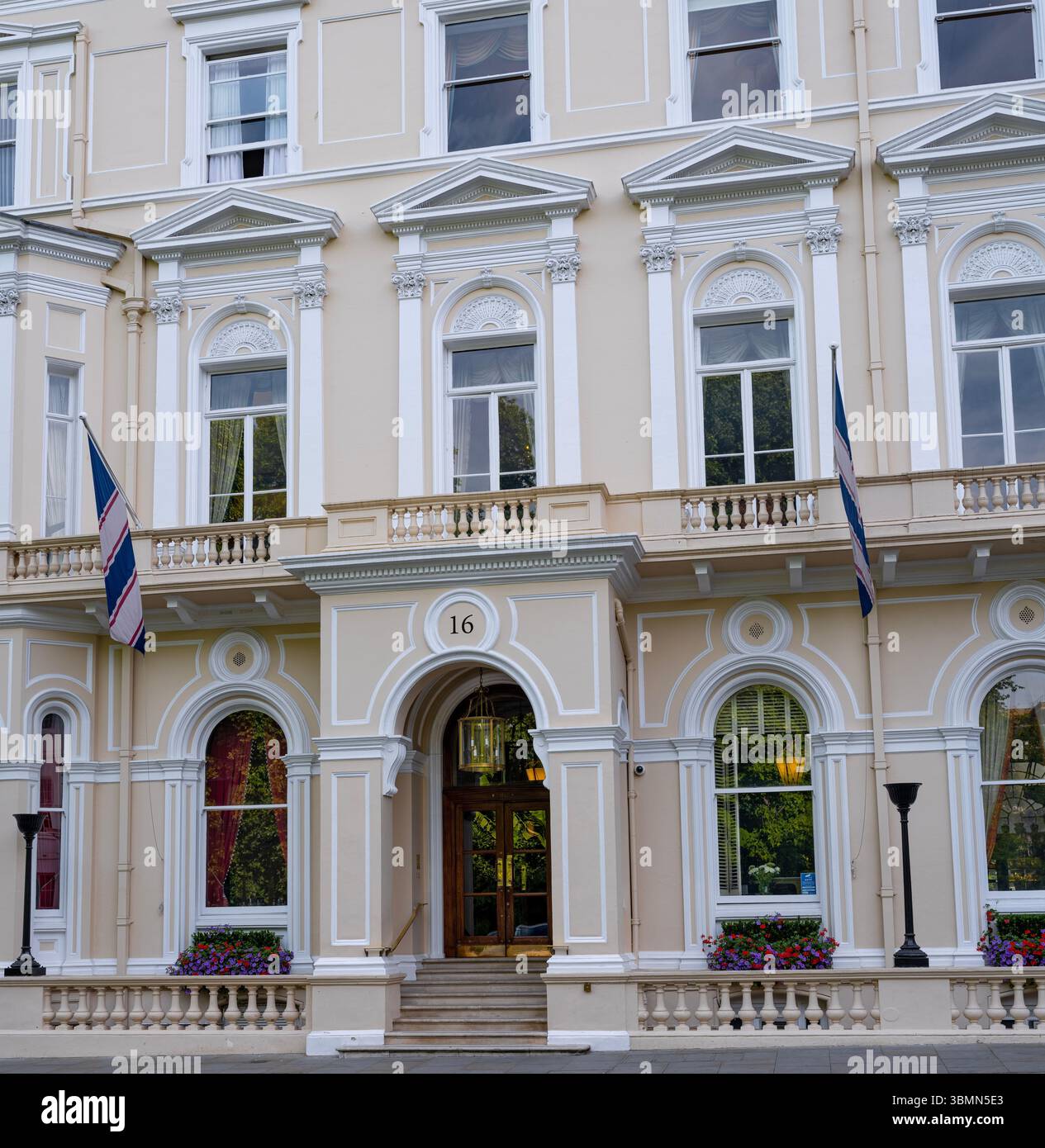 the-east-india-club-16-st-james-s-square-london-founded-in-the