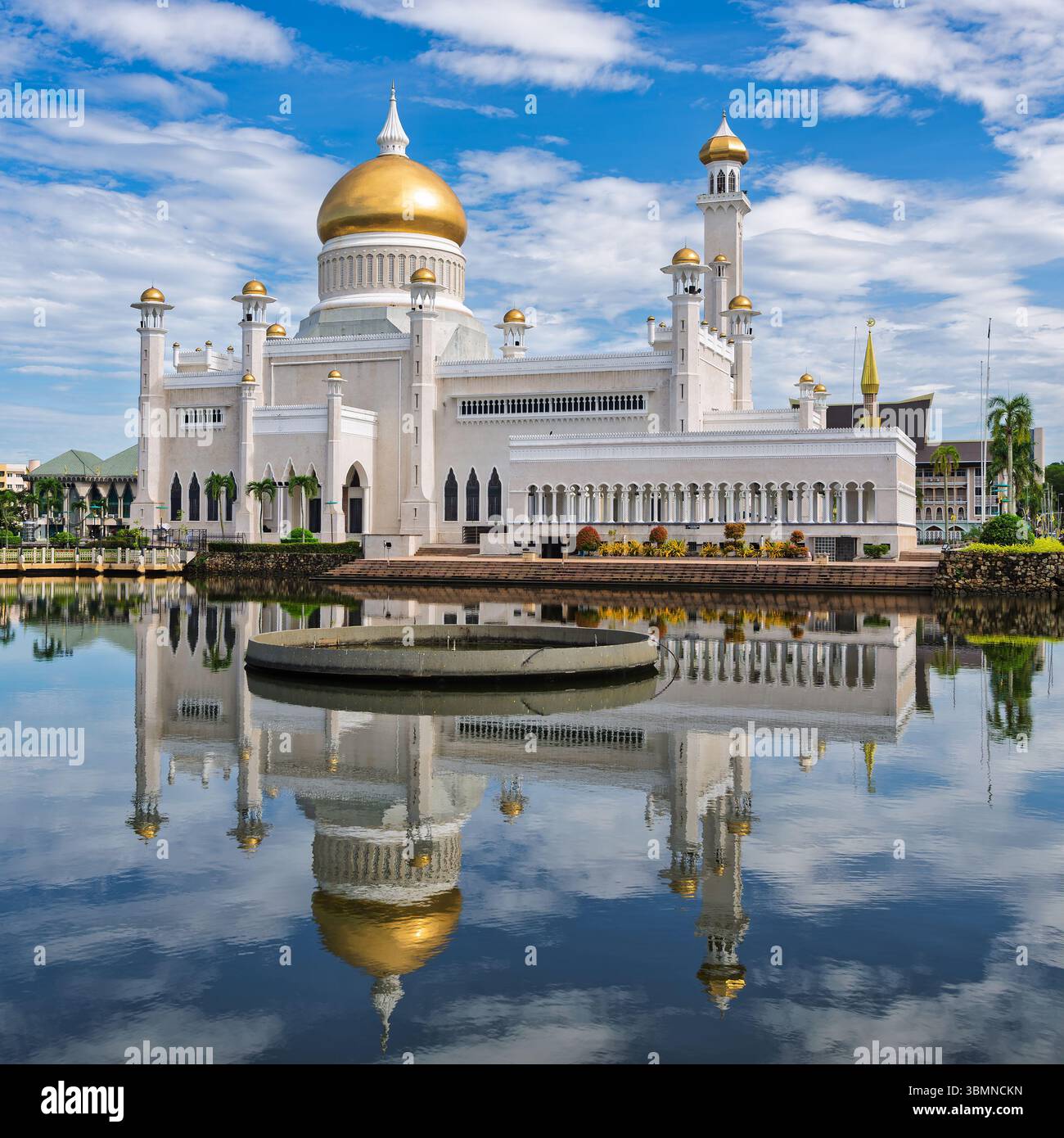Majestic And Ornate Omar Ali Saifuddien Mosque Reflects In The majestic-and-ornate-omar-ali-saifuddien-mosque-reflects-in-the
