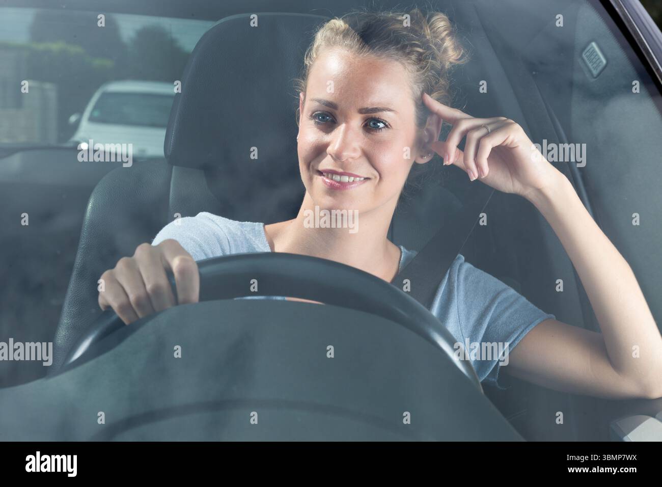 Attractive woman car drivers hi-res stock photography and images - Alamy