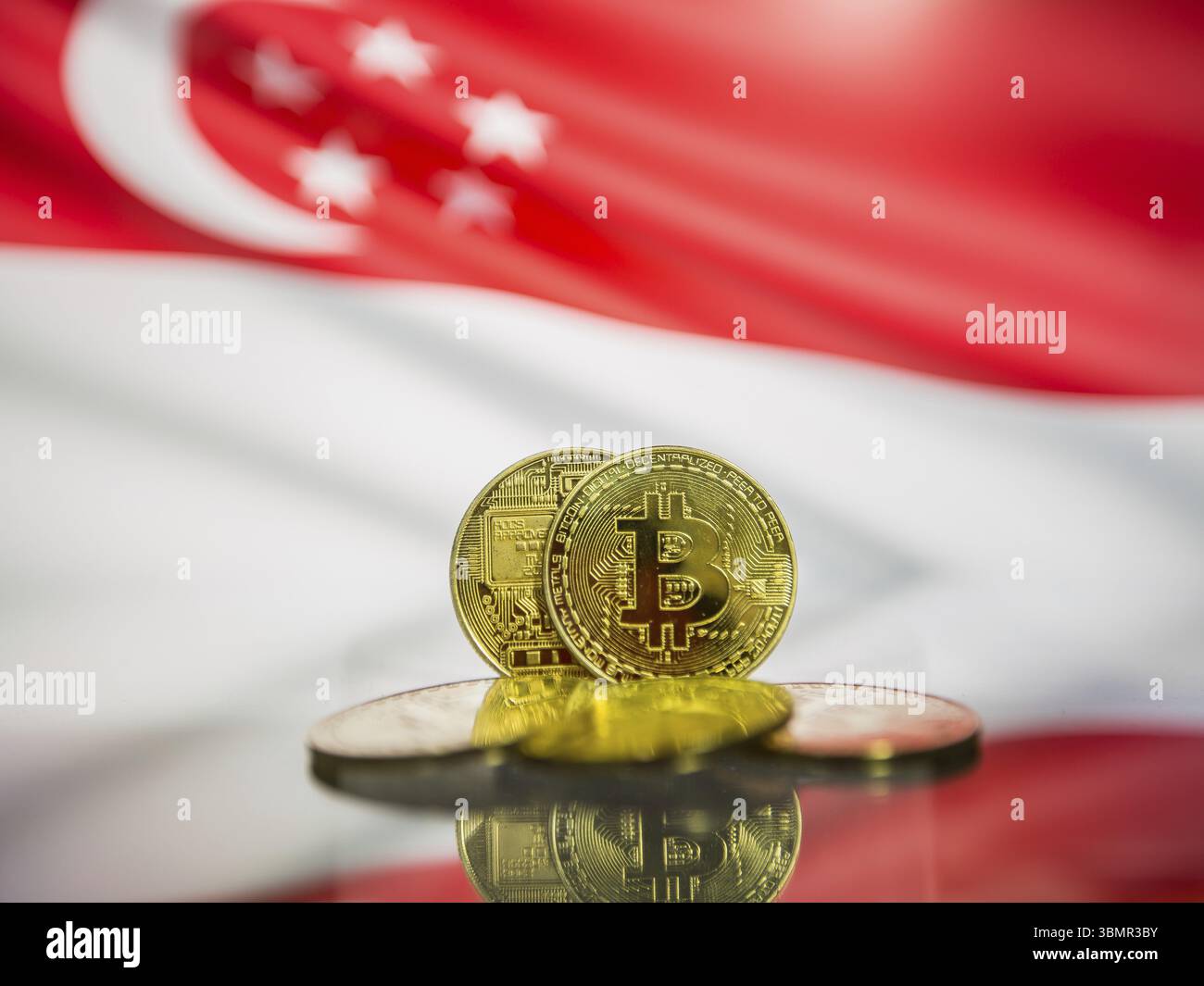 Singapore shopping money hi-res stock photography and images - Alamy