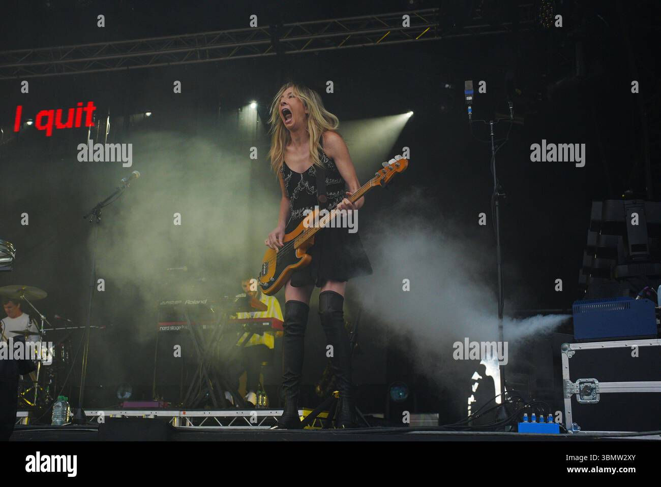 Haim performing on the Park Stage during the Glastonbury Festival at ...