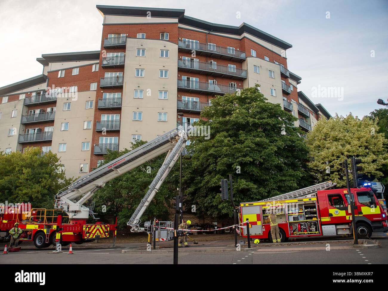 Slough Building Fire Slough, UK. 26th June, 2025. Emergency Services responded to a fire in ...