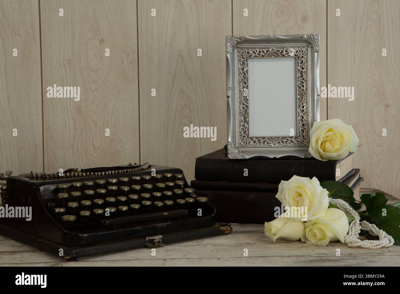 Photo antique typewriter on hi-res stock photography and images - Alamy