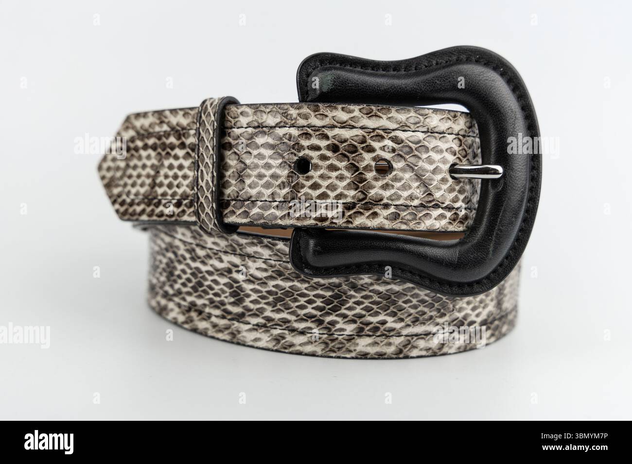 Statement belt hi-res stock photography and images - Alamy display picture 1
