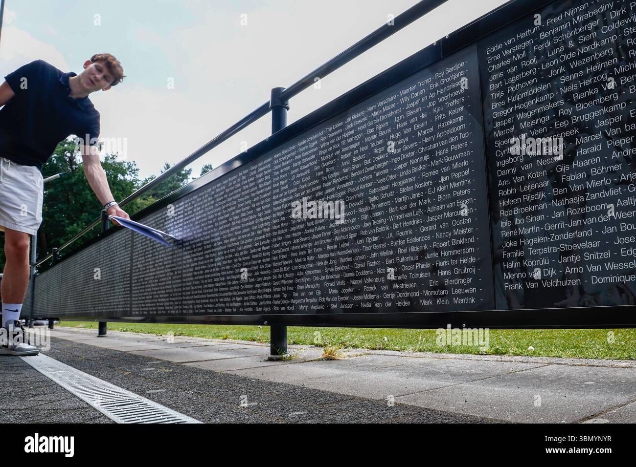 PAPENDAL, NETHERLANDS - JUNE 29: The Geldenwand with names of donors being officially unveiled during the first training of Vitesse at Nationaal Sportcentrum Papendal on June 29, 2025 in Papendal, Netherlands. (Photo by Broer van den Boom/Orange Pictures) Stock Photo