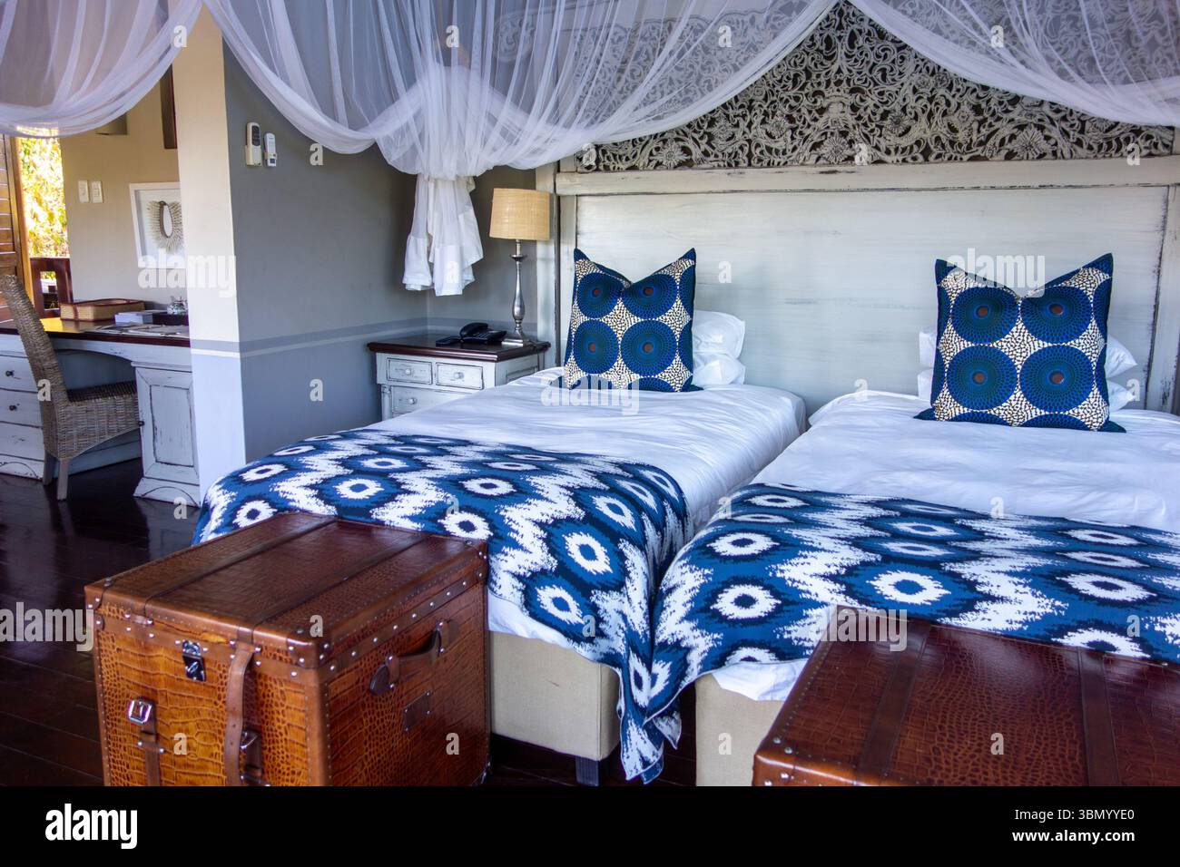 Royal lodge interior hi-res stock photography and images - Alamy