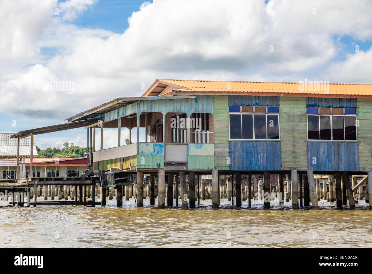 kampong-ayer-the-floating-village-wooden-malay-traditional-houses