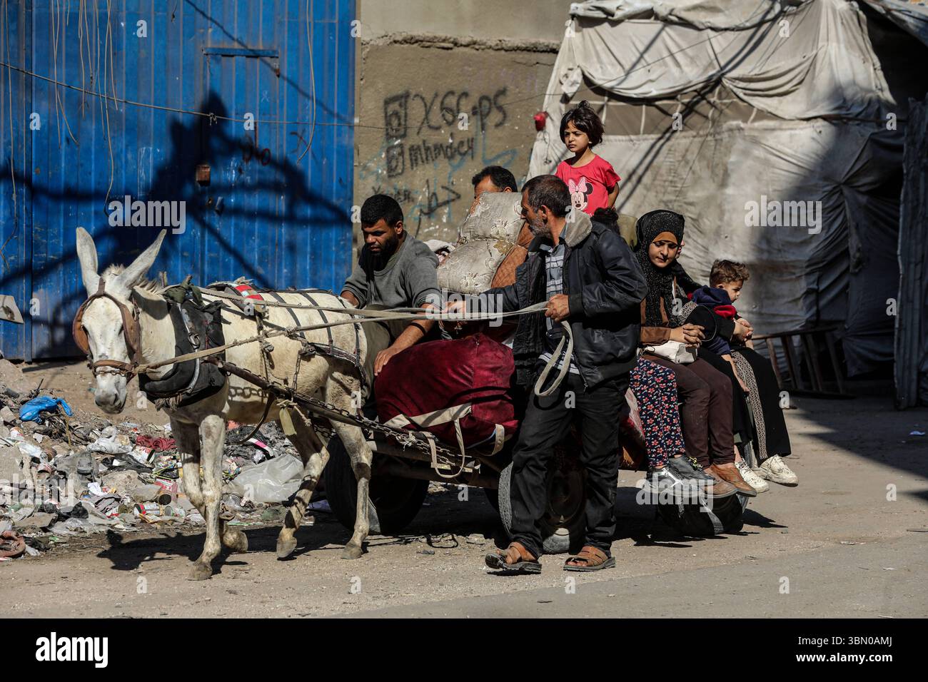 Residents of eastern Gaza begin evacuating their neighborhoods after ...