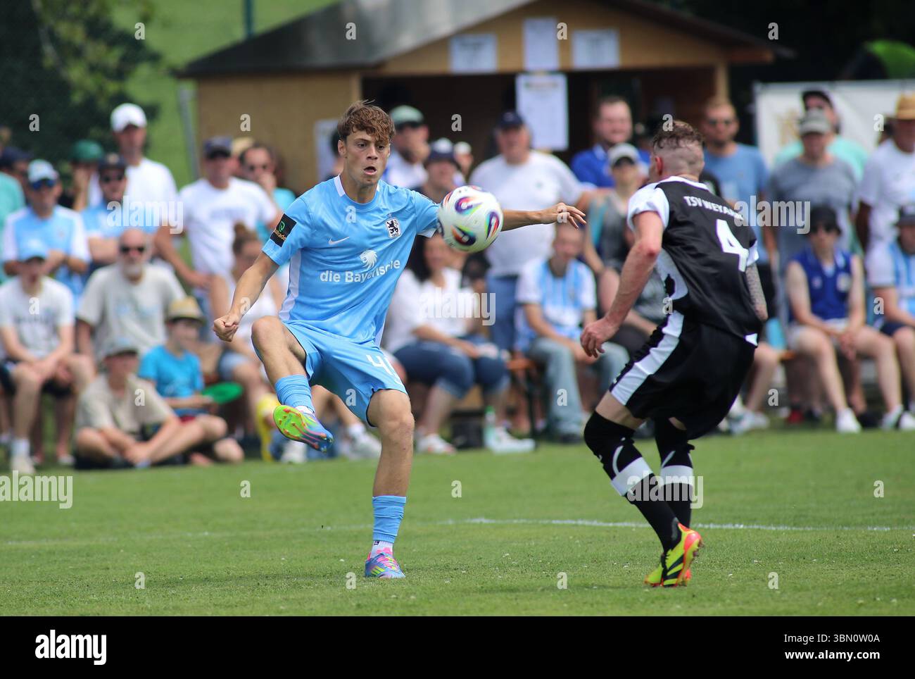 TSV 1860 München Suffers First Regionalliga Defeat in Burghausen