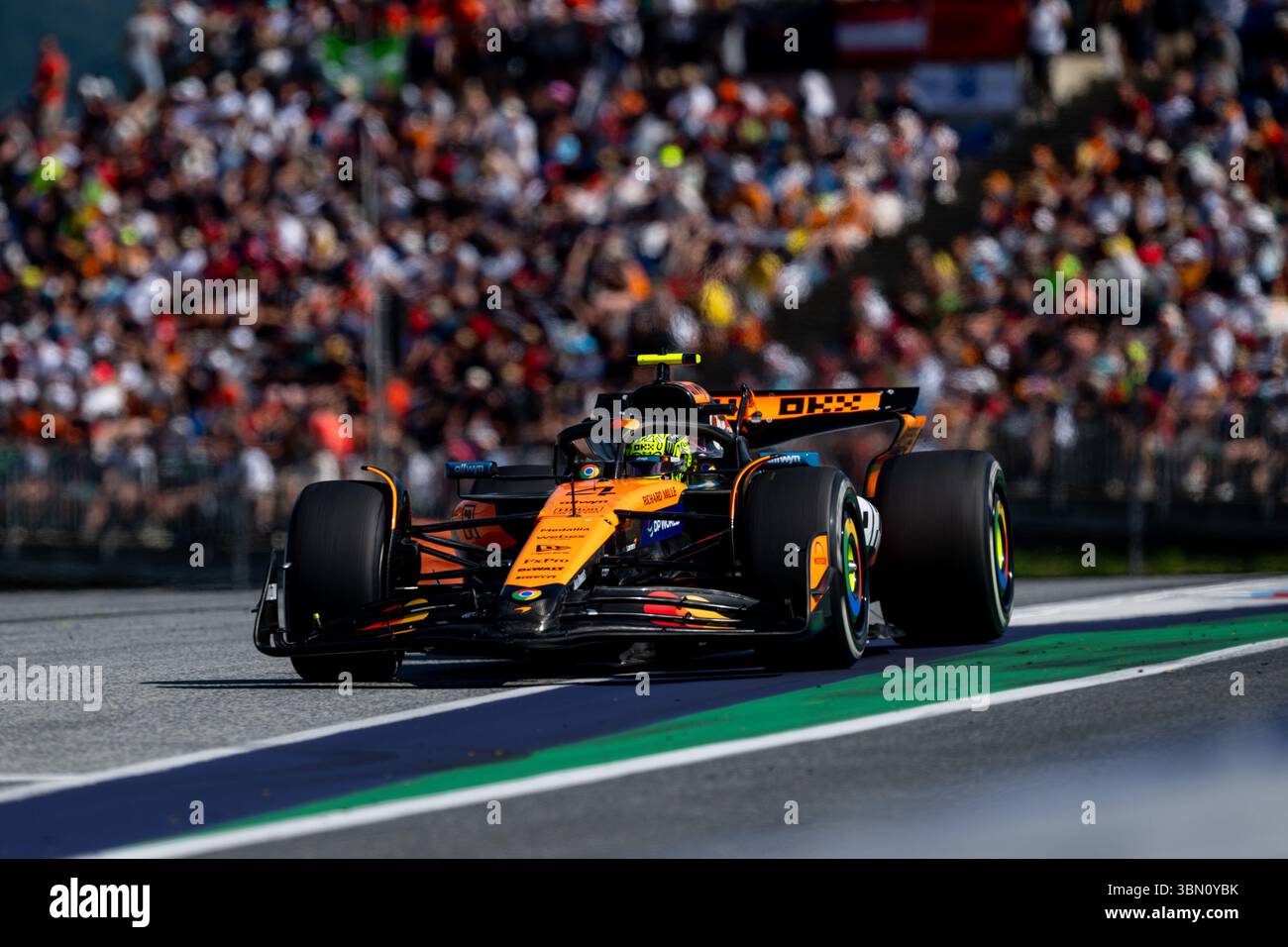 Lando Norris (McLaren Formula 1 Team, Großbritannien, #04) im MCL39 ...