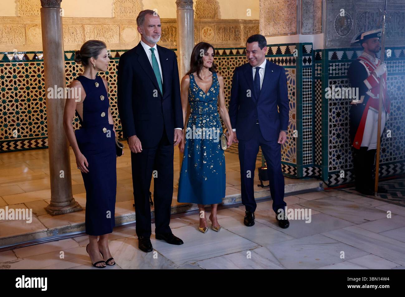 I LUSTRADO W /;, image size:1300x956