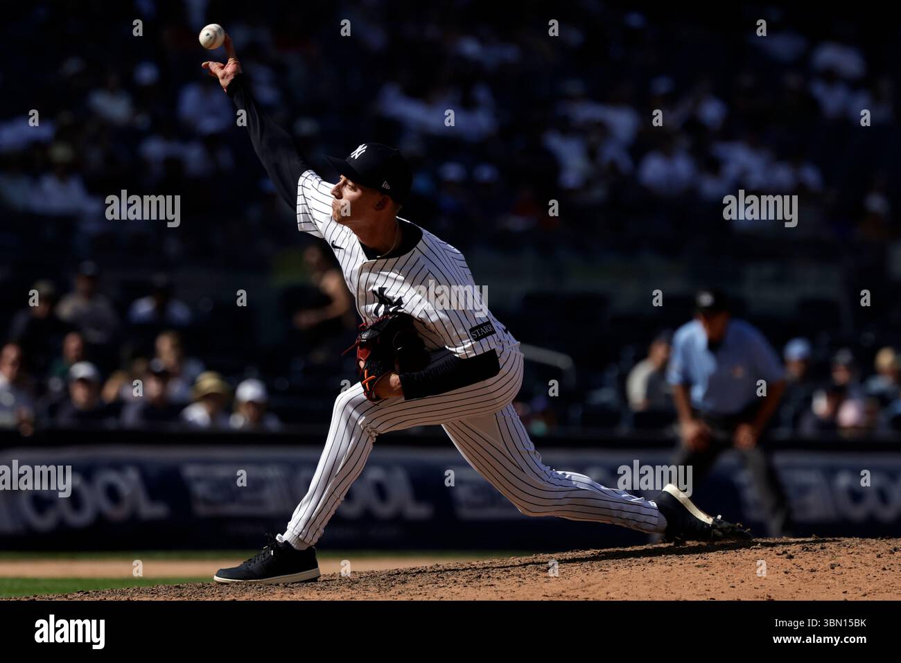 New York Yankees pitcher Luke Weaver throws during the ninth inning of ...