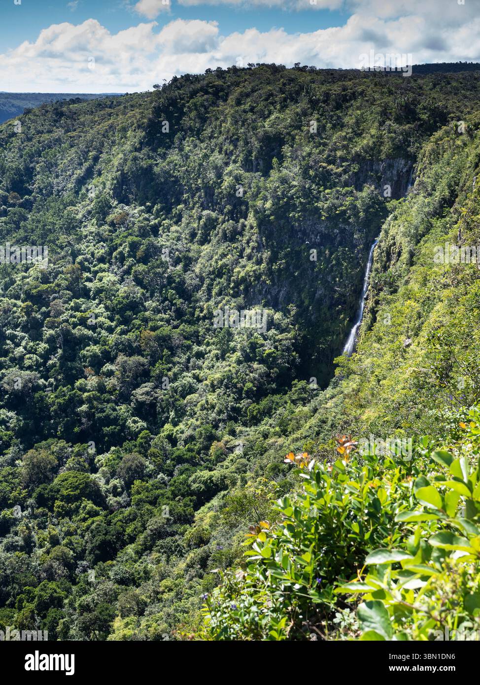 waterfall-by-gorges-viewpoint-black-river-gorges-national-park