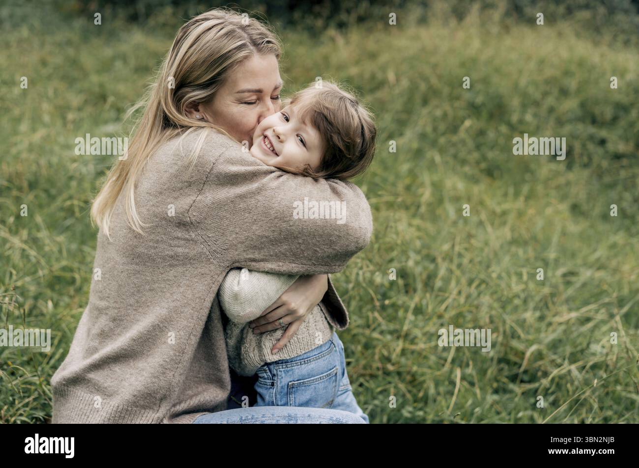 Eine mutter und ihre tochter hi-res stock photography and images - Alamy