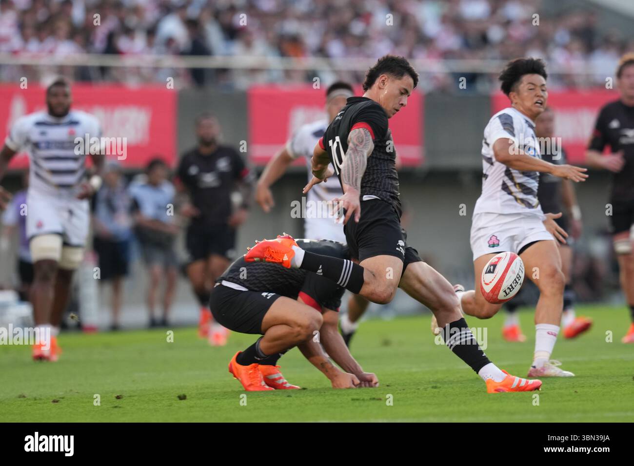 Maori All Blacks' Rivez Reihana during the Lipovitan D Challenge Cup ...