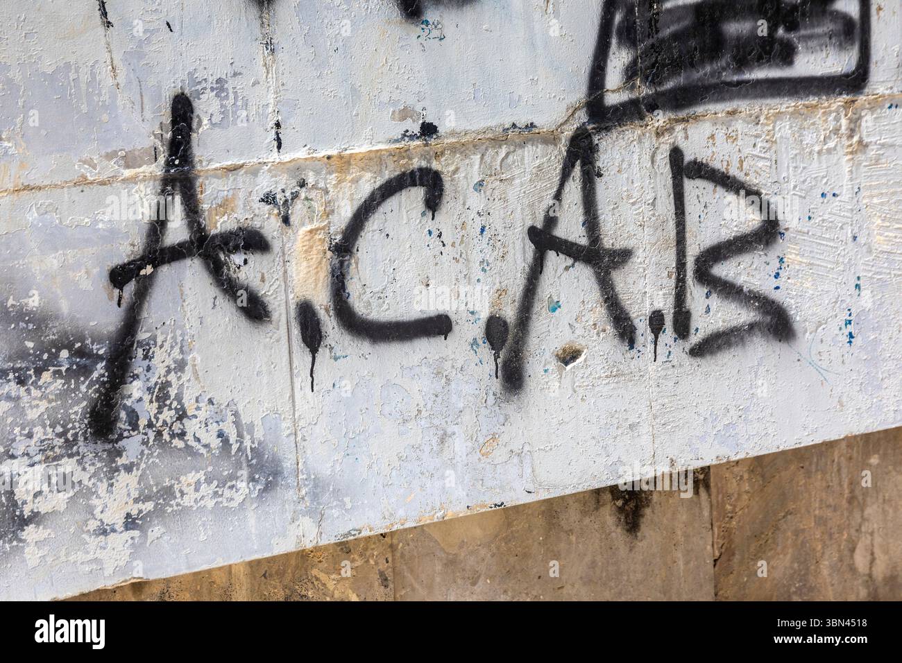 Anti police violence graffitti hi-res stock photography and images - Alamy