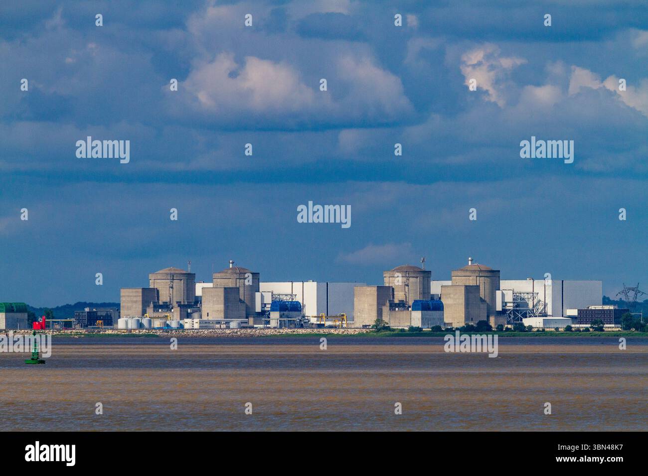 Nuclear plant france blayais hi-res stock photography and images - Alamy