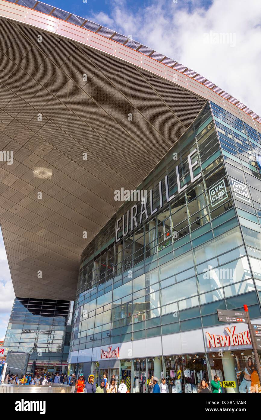 Euralille shopping center mall hi-res stock photography and images