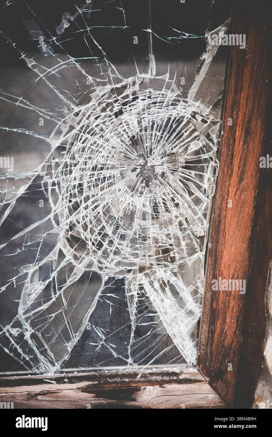 Broken shop window, following the riots following the death of Nahel ...