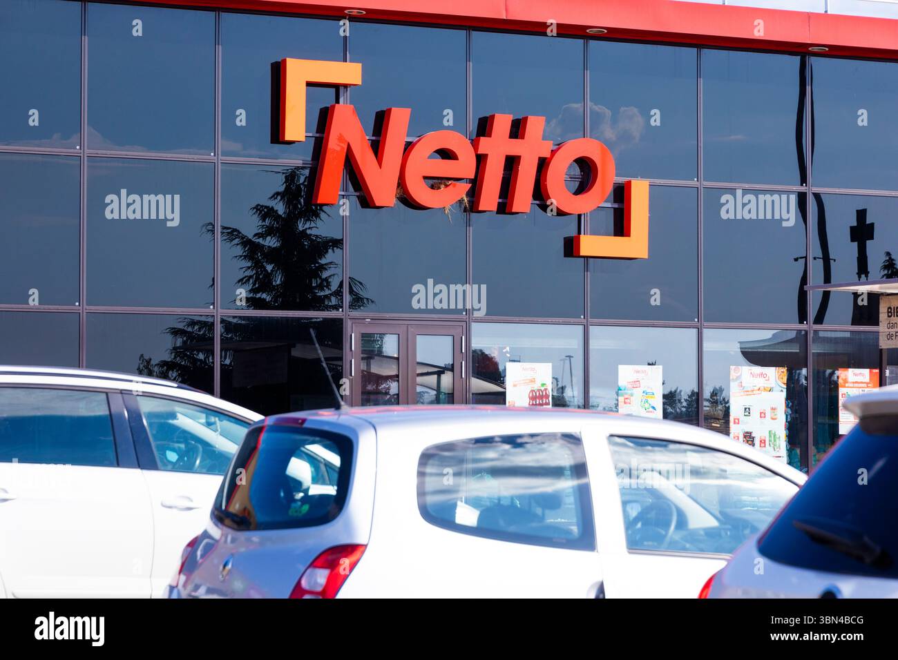 Netto hi-res stock photography and images - Alamy