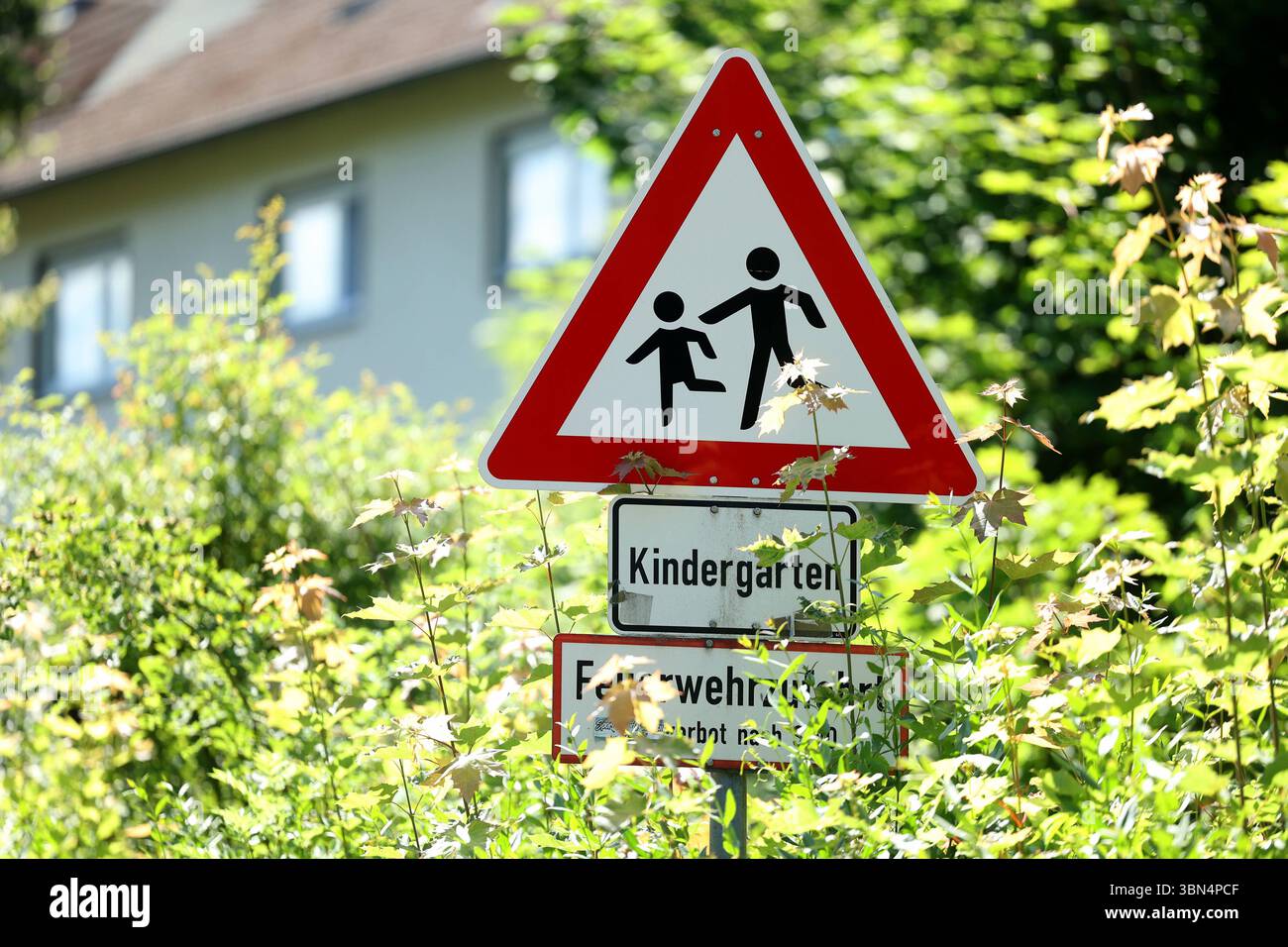 Achtung Kinder Schild Beantragen