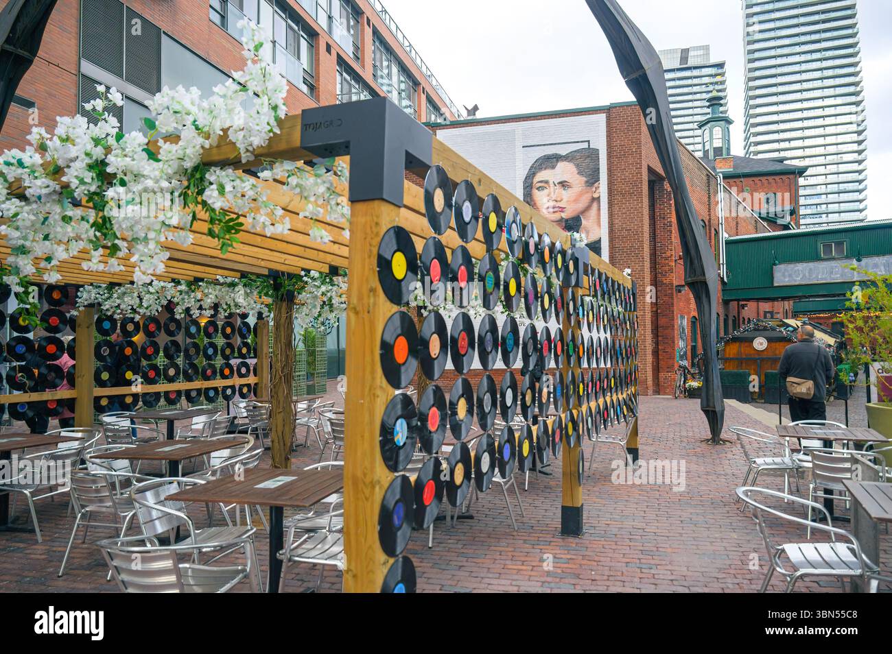 Two Facea Two visible faces hi-res stock photography and images - Alamy