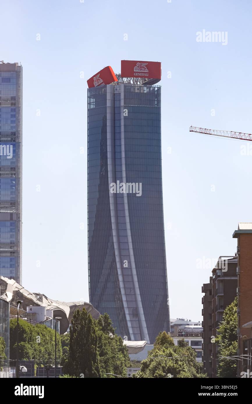 Milan, The collapse of the Generali sign on the Hadid Tower ...