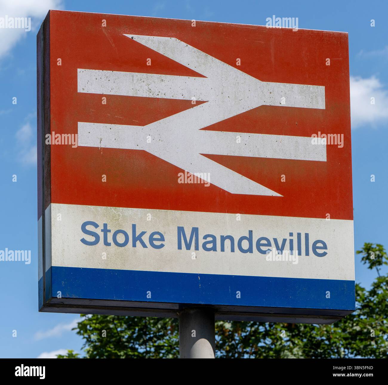 British Rail station name sign at Stoke Mandeville railway station, Stoke Mandeville, Aylesbury, Buckinghamshire, England, UK Stock Photo