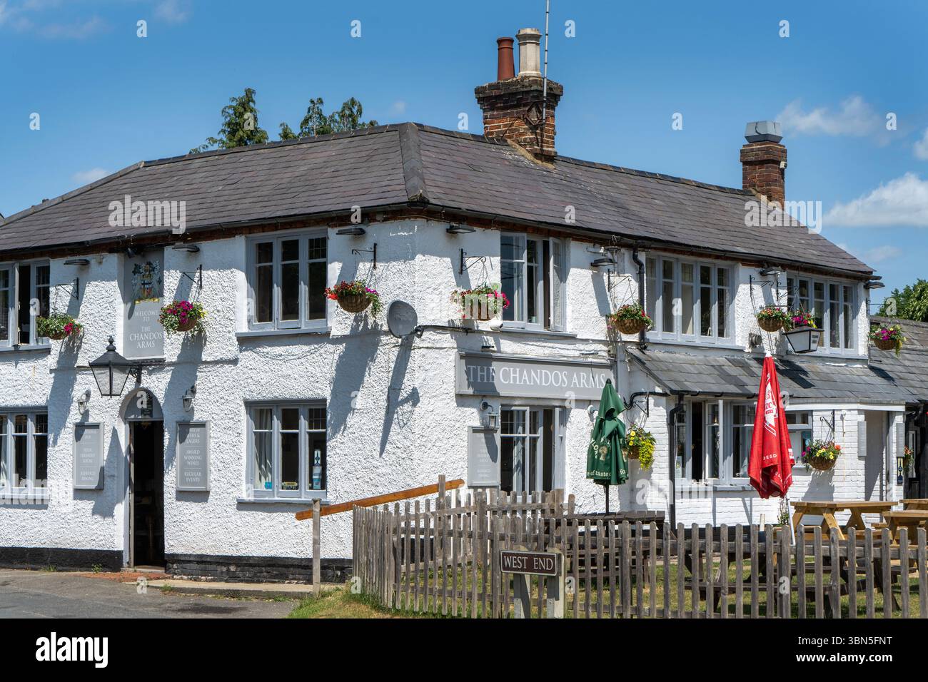The Chandos Arms - Charles Wells public house - Main Street, Weston Turville, Aylesbury, Buckinghamshire, England, UK Stock Photo
