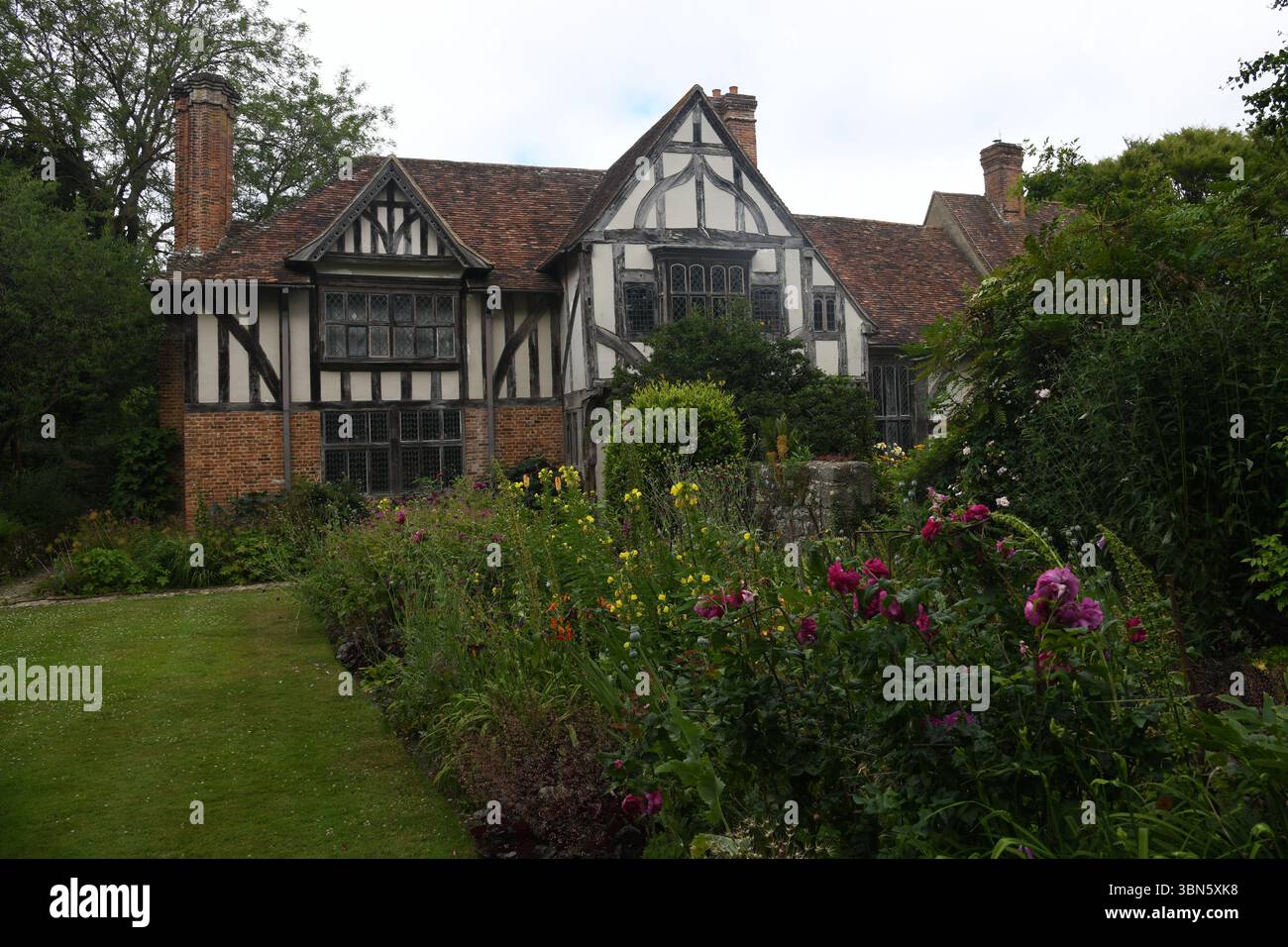 Medieval yeoman house hi-res stock photography and images - Alamy