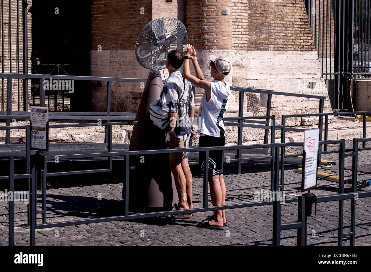 Heat In Rome Hot emergency in Rome ROME, ITALY - JUNE 30: People cools off in front ...