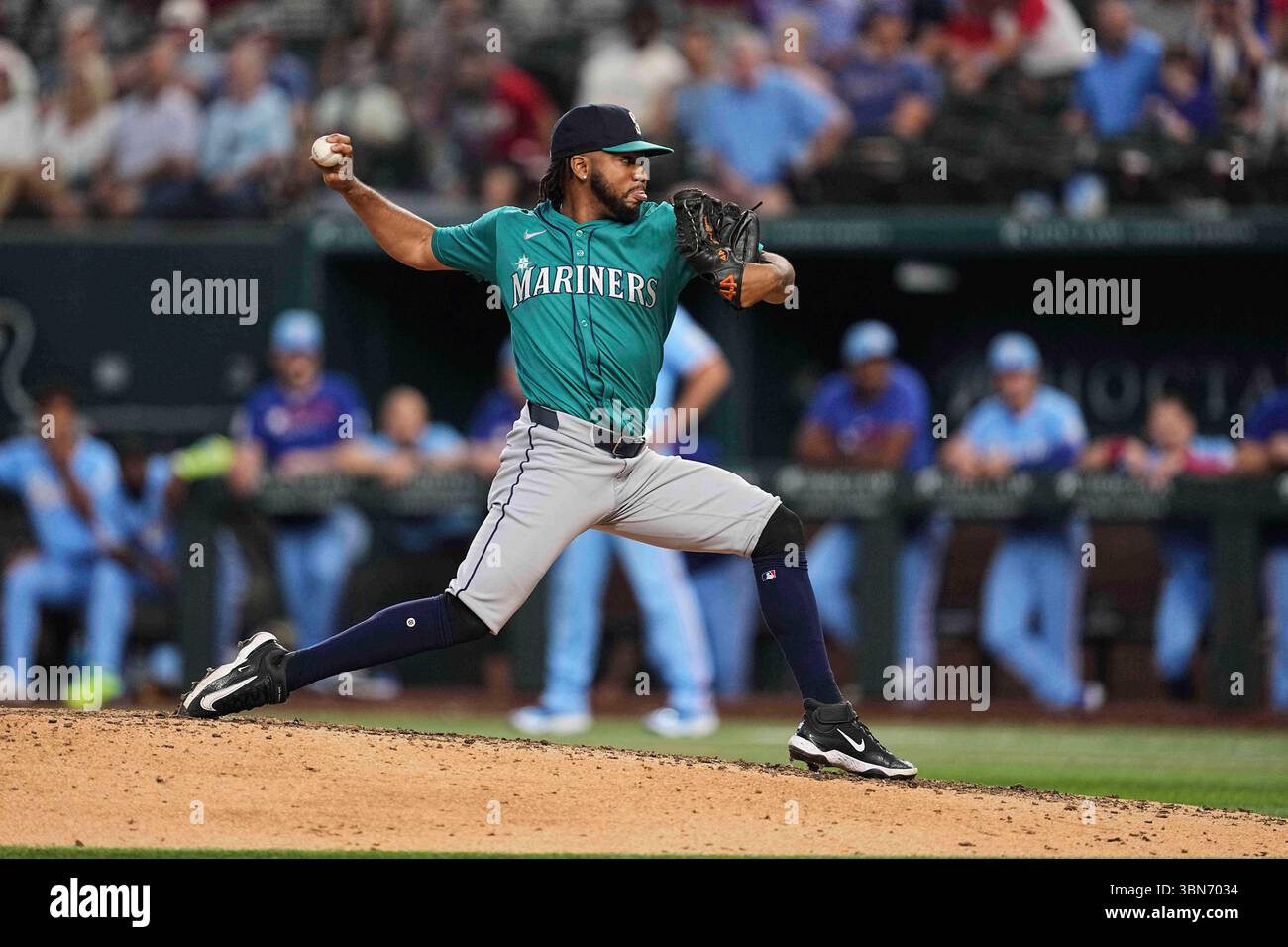 Seattle Mariners relief pitcher Eduard Bazardo throws in a baseball