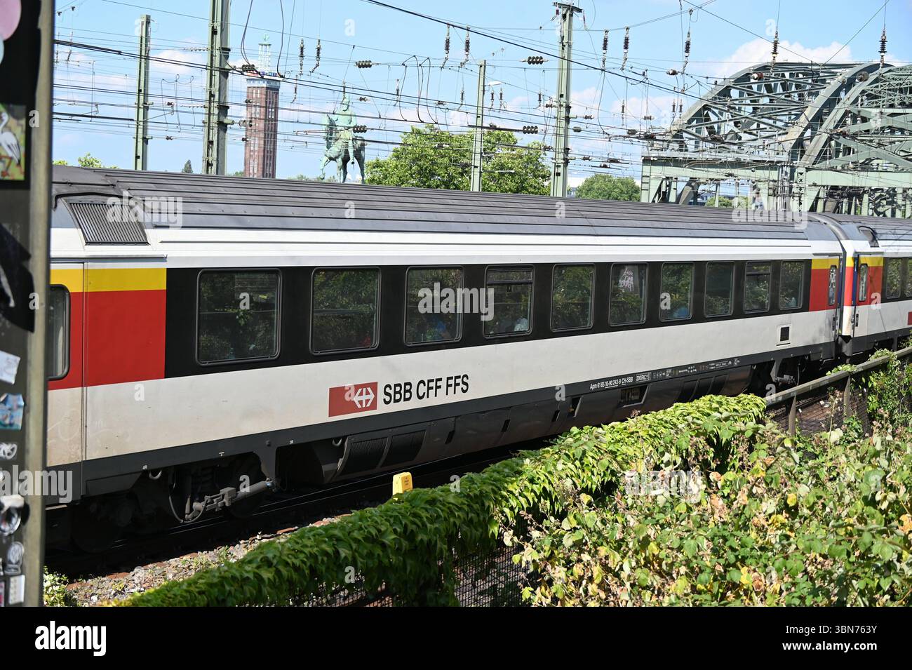 スイス国鉄 SBB FFS スイス国鉄 SBB 高性能汎用電気機関車 Re460 020-1号機 - DB103