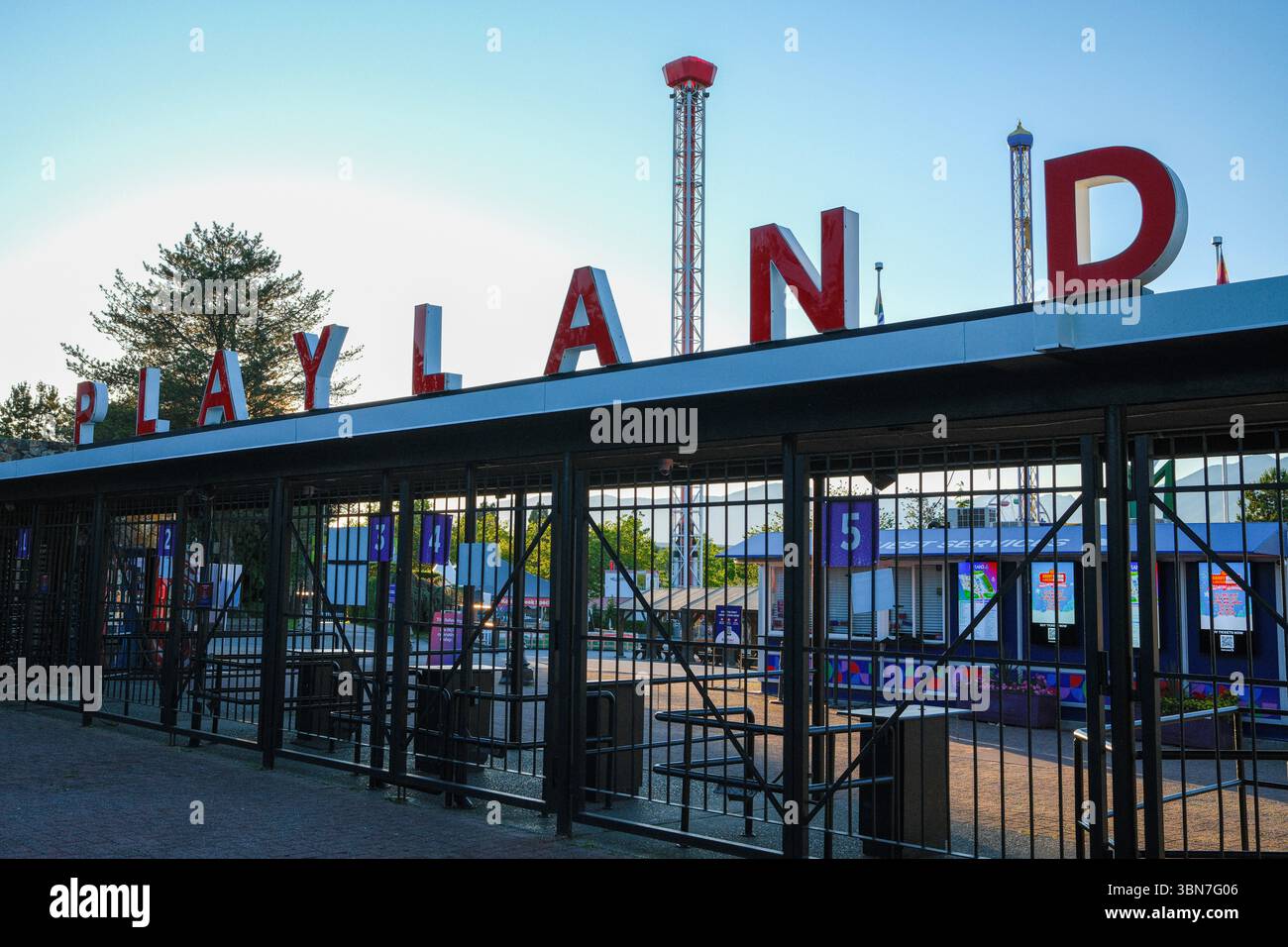 The entrance to Playland at the Pacific National Exhibition grounds, Hastings Park, Vancouver, BC. Stock Photo
