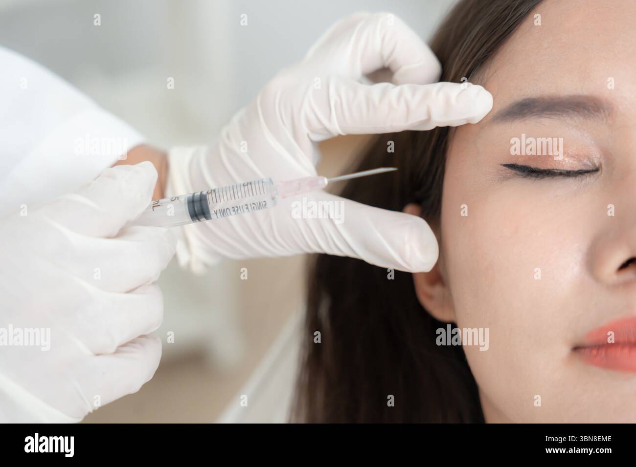 Skin Bleaching Injection Skin whitening injection filler hi-res stock photography and images - Alamy