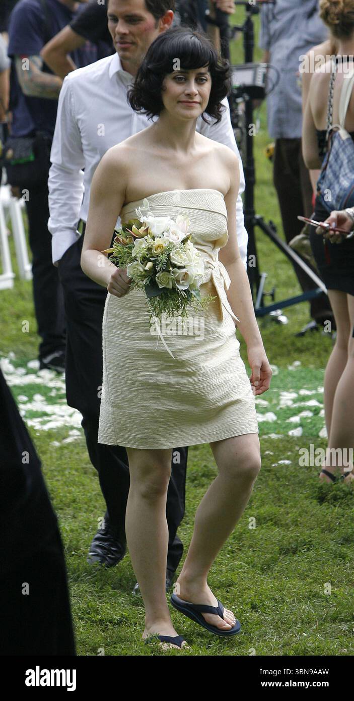 Lizzy Caplan on the set of 'Bachelorette' in New York City - 21 September 2011 Stock Photo