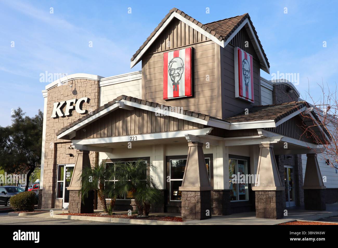 KFC Kentucky Fried Chicken, American fast food restaurant chain ...