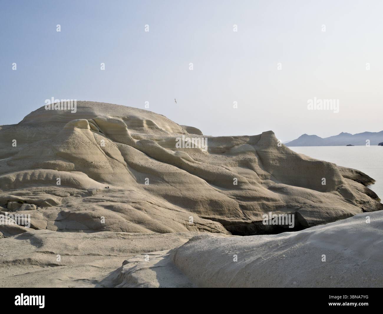 White rockscape hi-res stock photography and images - Alamy