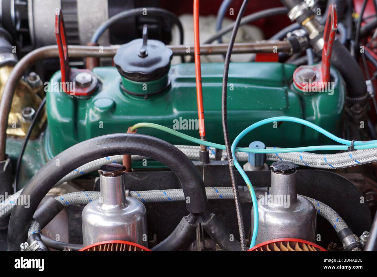 Two silver metal cylinders hi-res stock photography and images - Alamy