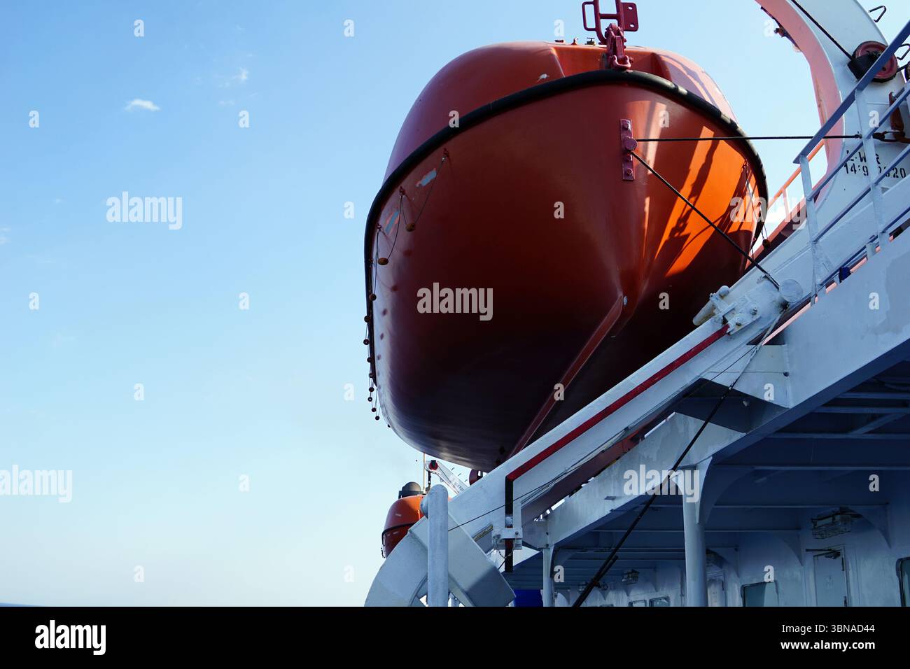 Cradle attached hi-res stock photography and images - Alamy