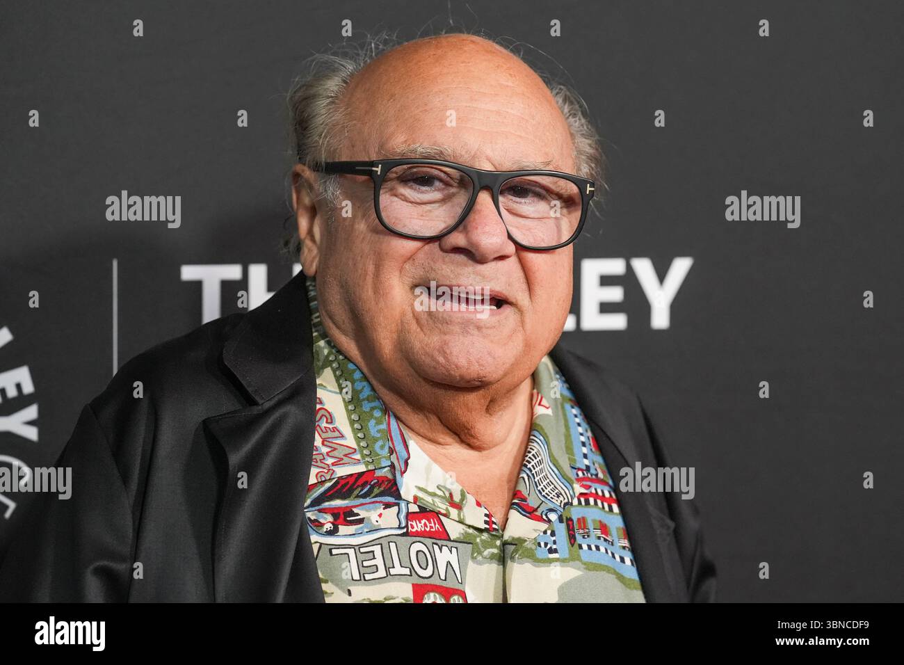 Danny DeVito arrives at the "It's Always Sunny in Philadelphia" 20th