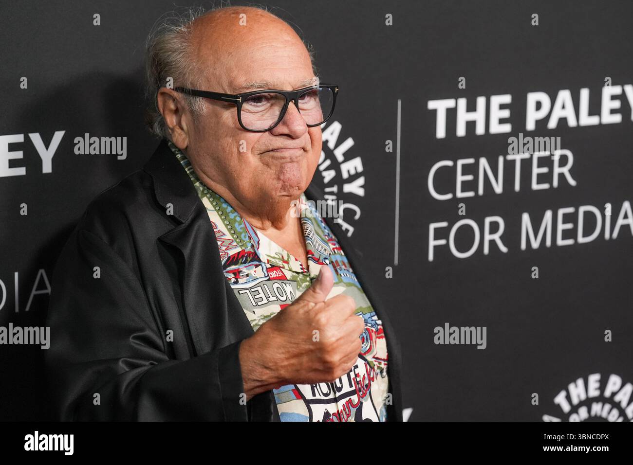 Danny DeVito arrives at the "It's Always Sunny in Philadelphia" 20th