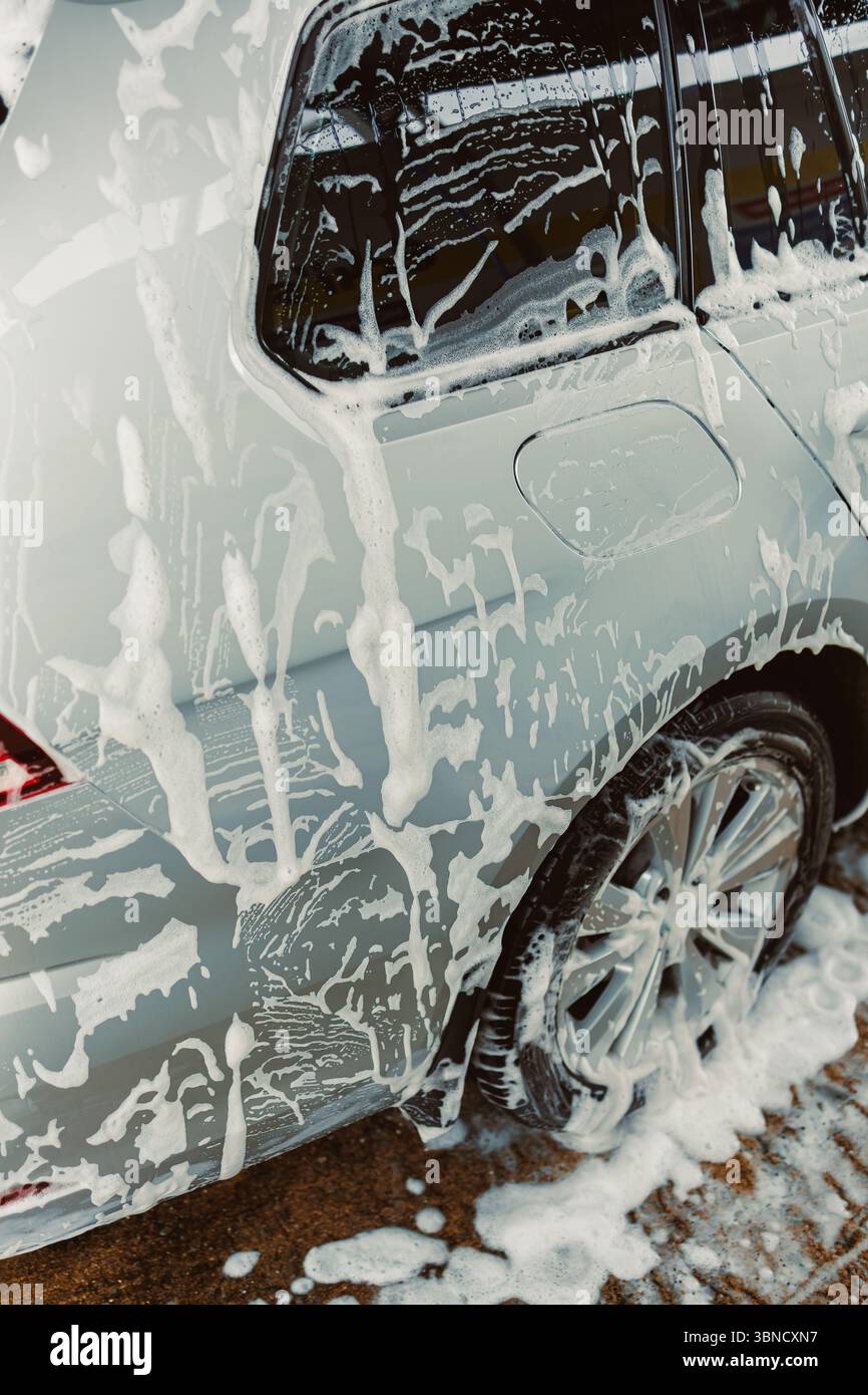 Car wash lather drips hi-res stock photography and images - Alamy