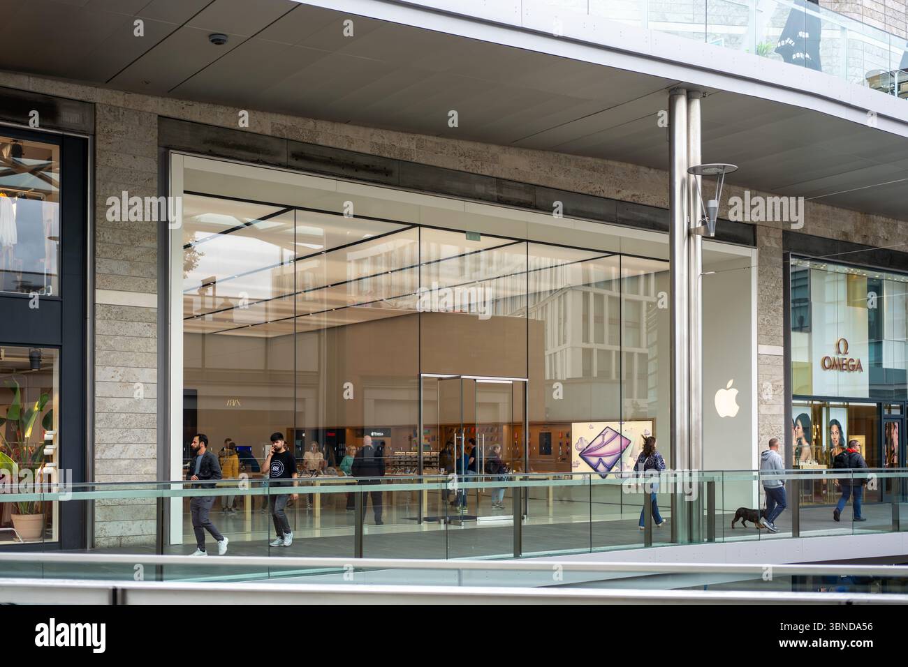 Apple store in Liverpool One. June 2025 Stock Photo - Alamy